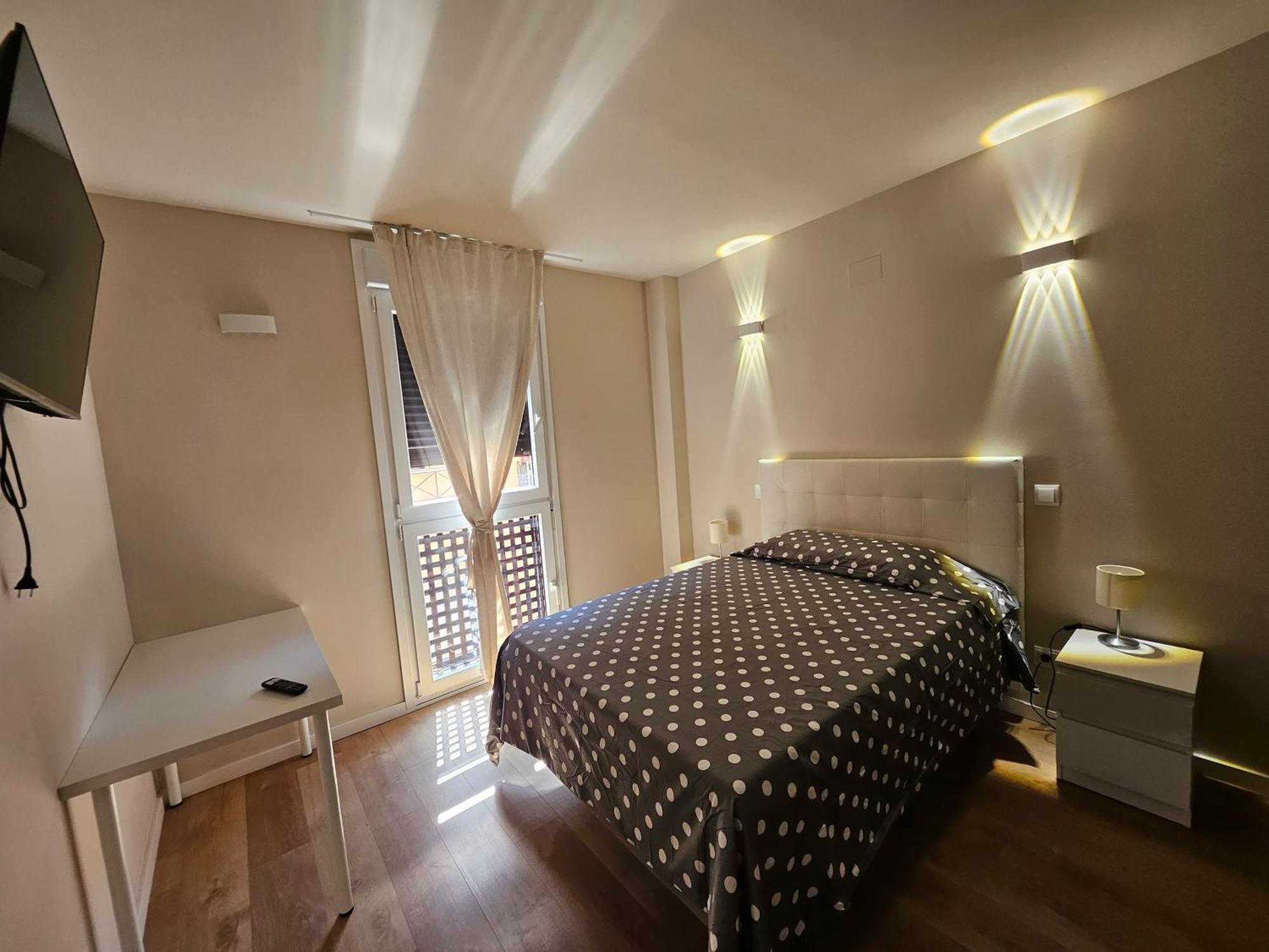 Apartamentos Picasso Alcala de Henares Bilik gambar